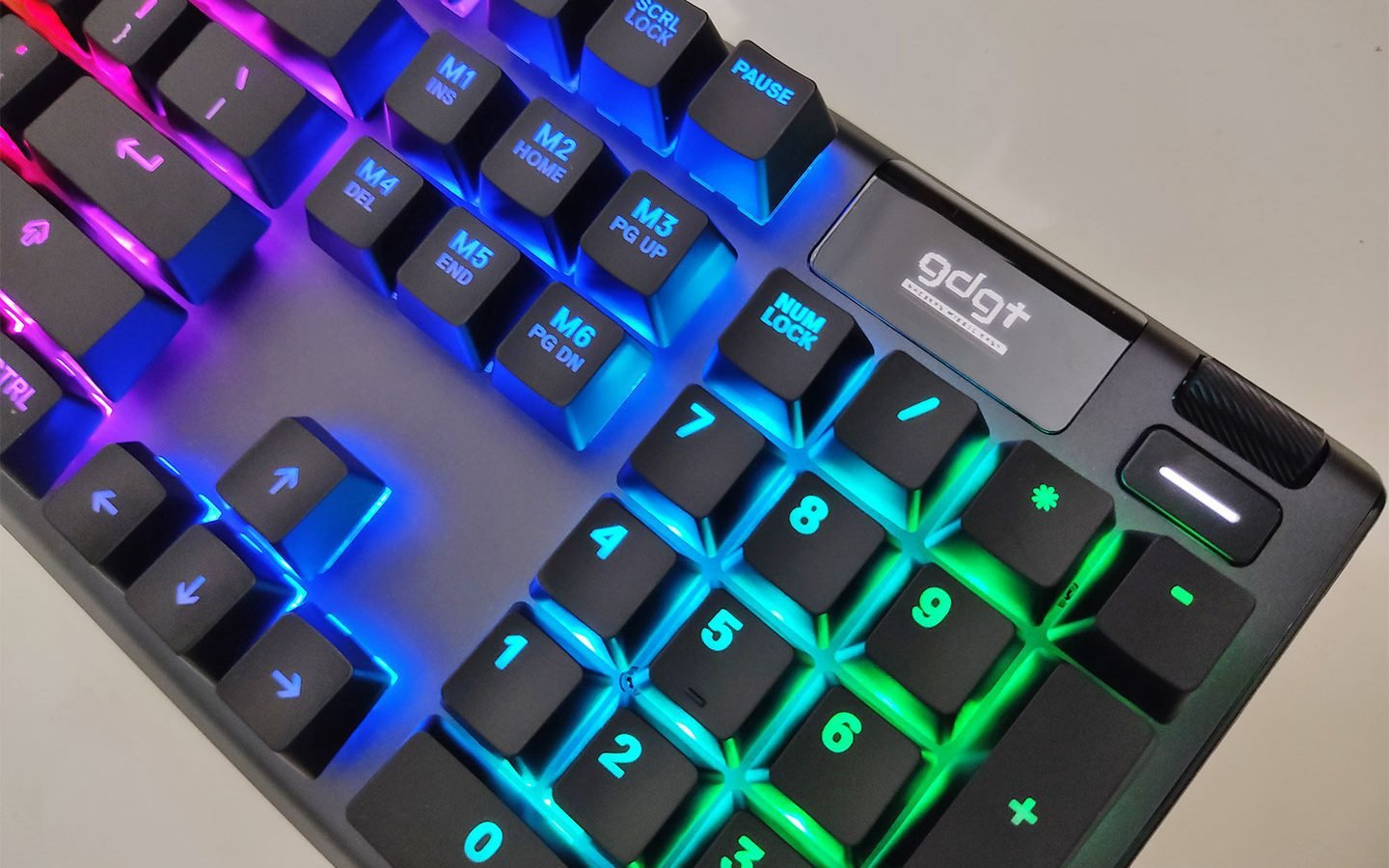 SteelSeries APEX 5 Hybrid Mechanical Keyboard Review