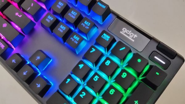 SteelSeries APEX 5 Hybrid Mechanical Keyboard Review