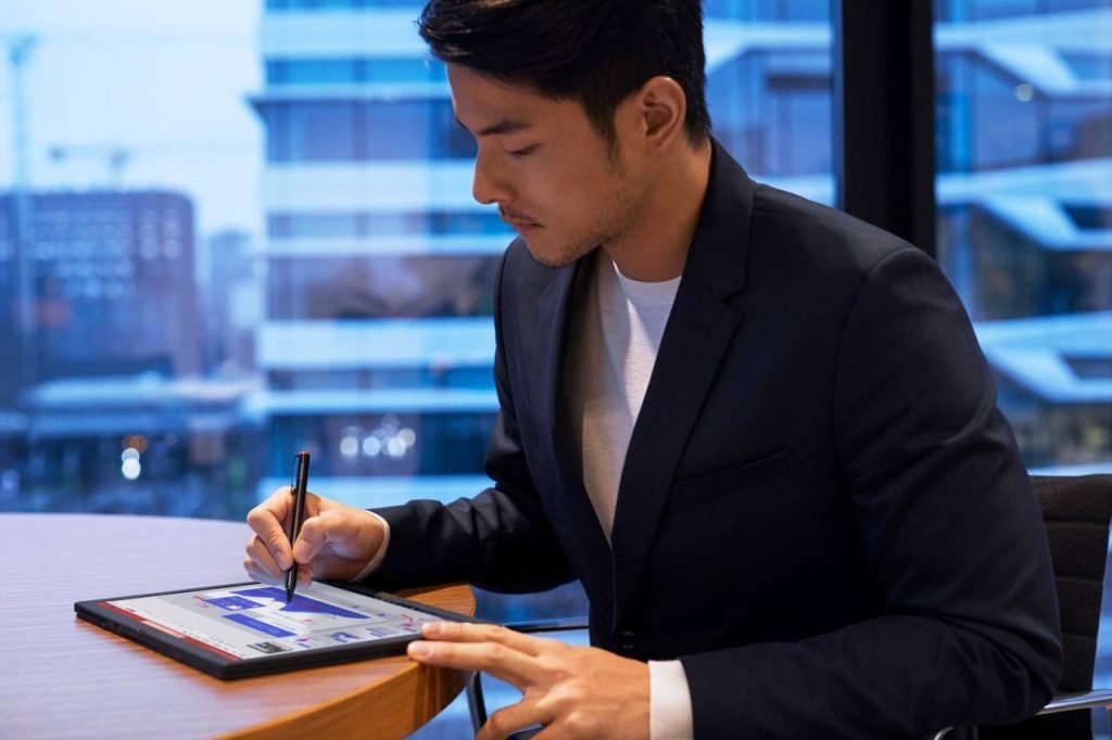 Lenovo brings world’s first foldable ThinkPad X1 Fold PC to the UAE