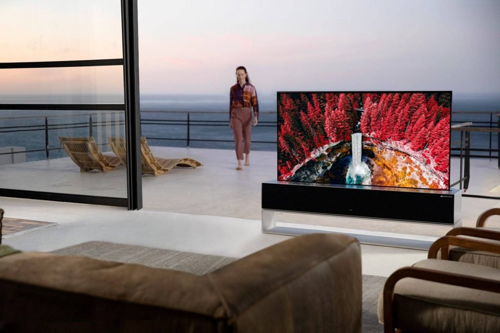 World’s first rollable TV, LG SIGNATURE OLED R available now in the UAE