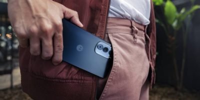 Motorola launches slimmest 5G smartphone Edge 30 in the UAE