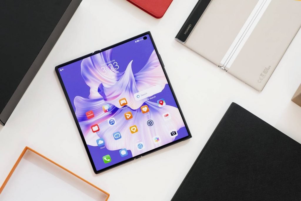 The HUAWEI Mate Xs 2 looks to be a solid flagship foldable smartphone