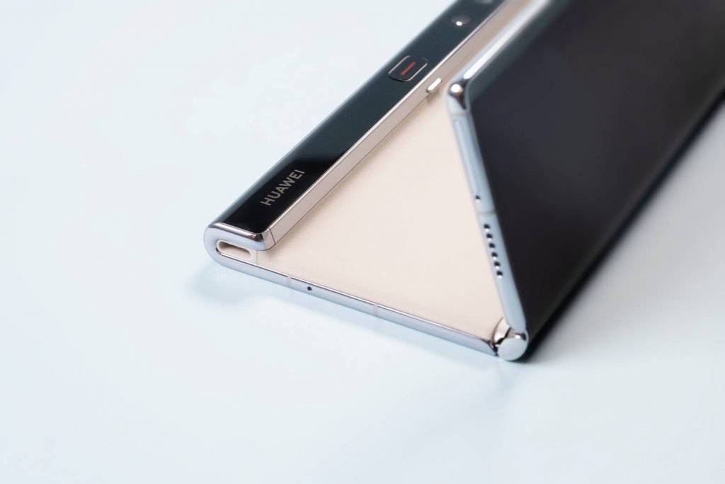 The HUAWEI Mate Xs 2 looks to be a solid flagship foldable smartphone