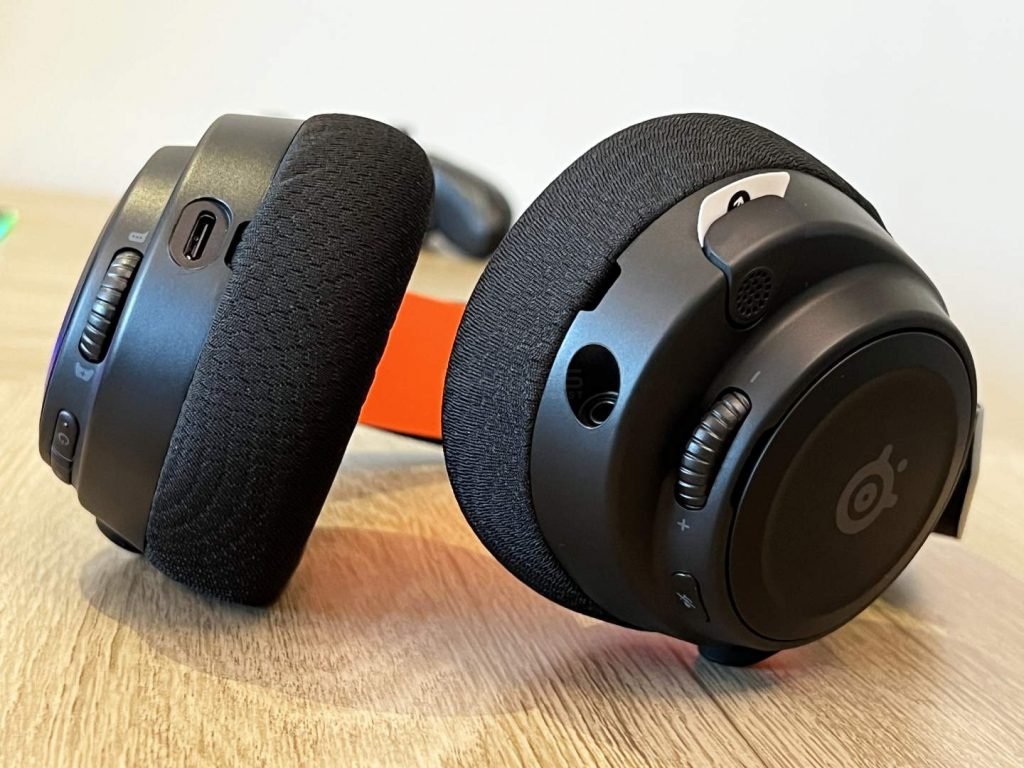 SteelSeries Arctics Nova 7 Wireless Review