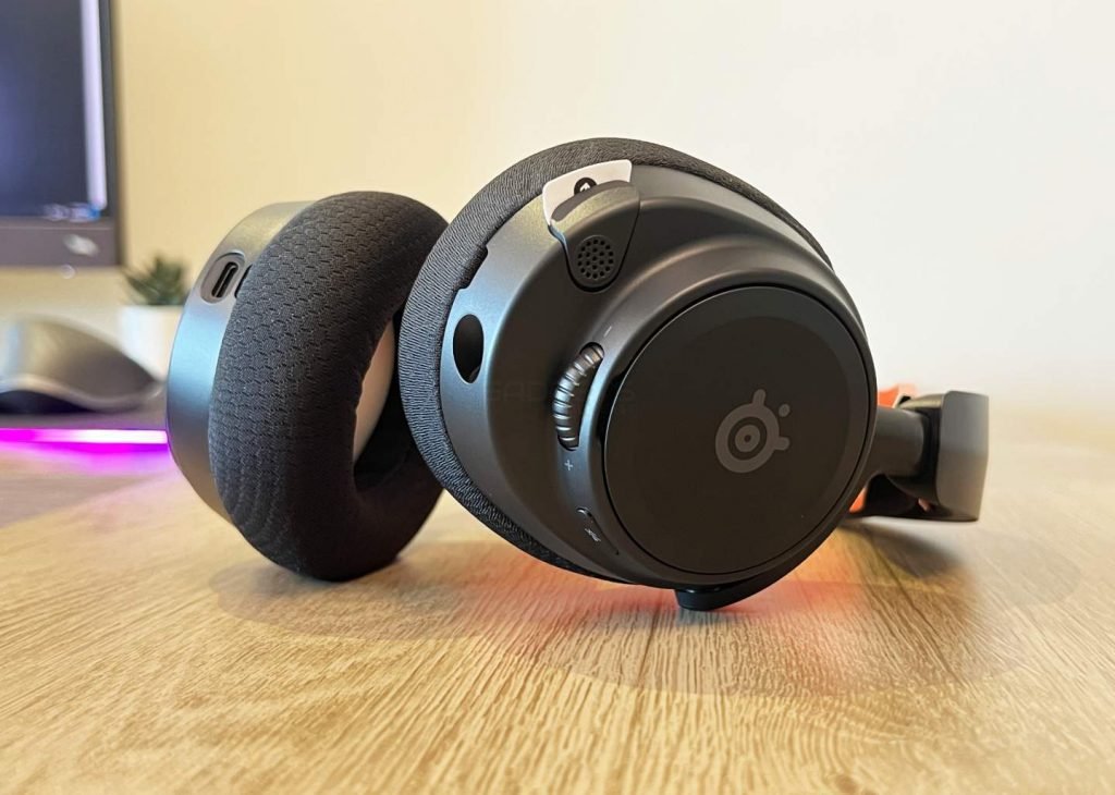 SteelSeries Arctics Nova 7 Wireless Review