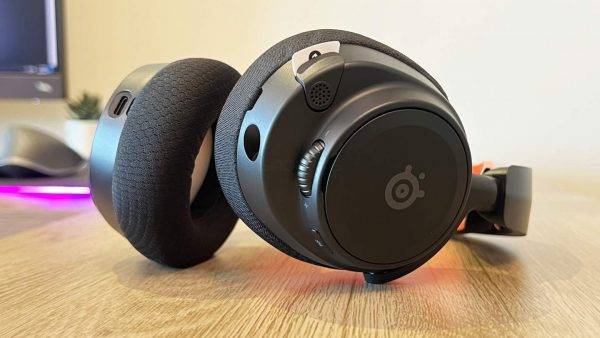 SteelSeries Arctics Nova 7 Wireless Review