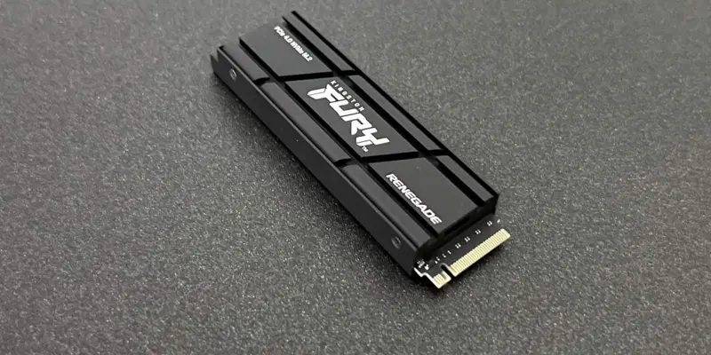  Kingston FURY Renegade 1TB PCIe Gen 4.0 NVMe M.2 Internal  Gaming SSD, Up to 7300 MB/s, Graphene Heat Spreader, 3D TLC NAND, Works  with PS5