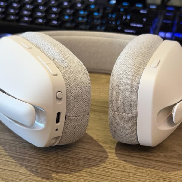 Logitech Zone Vibe 100 Review Gadgets Middle East