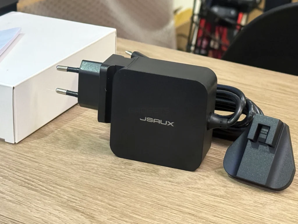 JSAUX 65W USB-C Foldable Charger Review