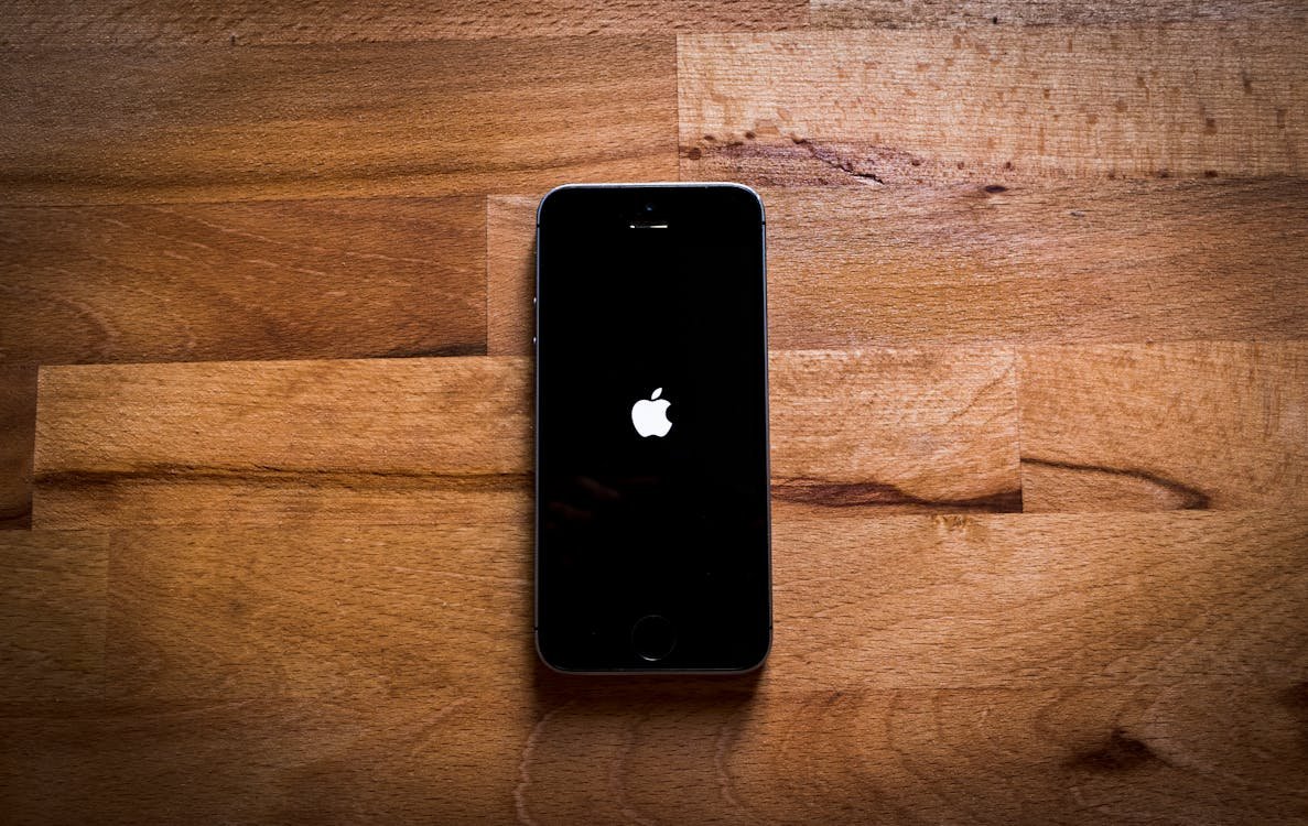 How do you stop screen dimming on your iPhone?