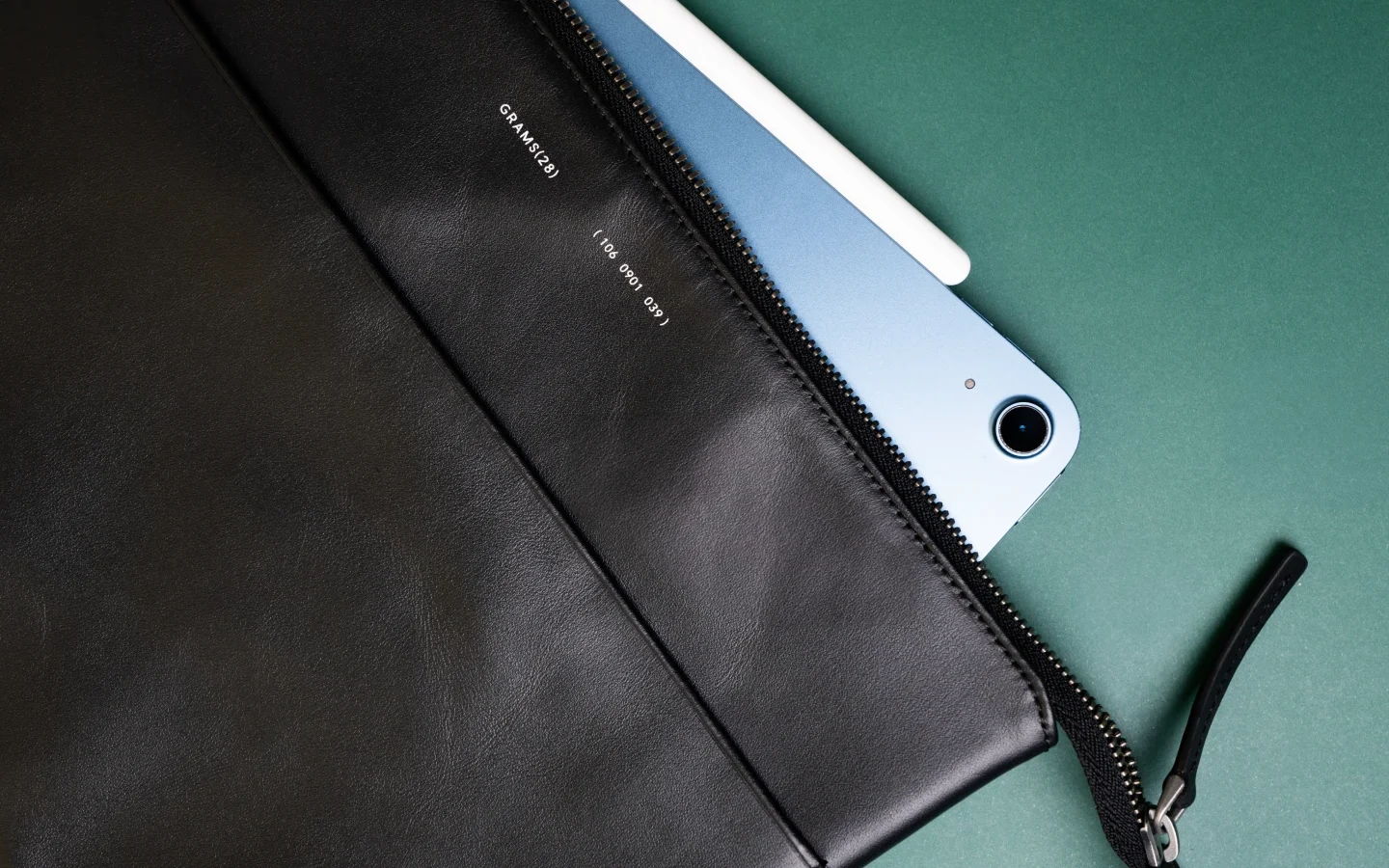 GRAMS28 106 Leather Folio Review