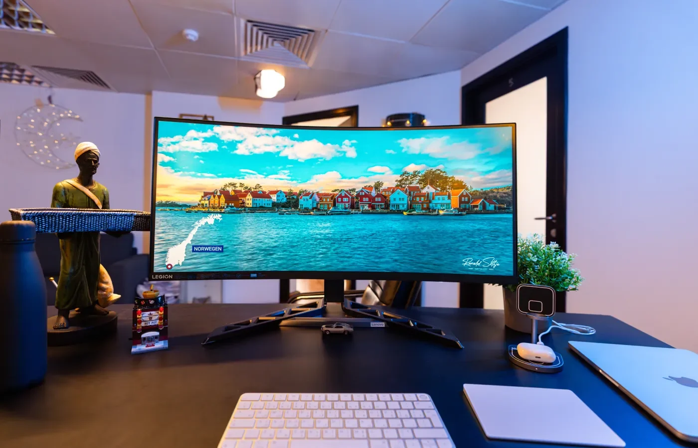 Lenovo Legion R34w-30 Review