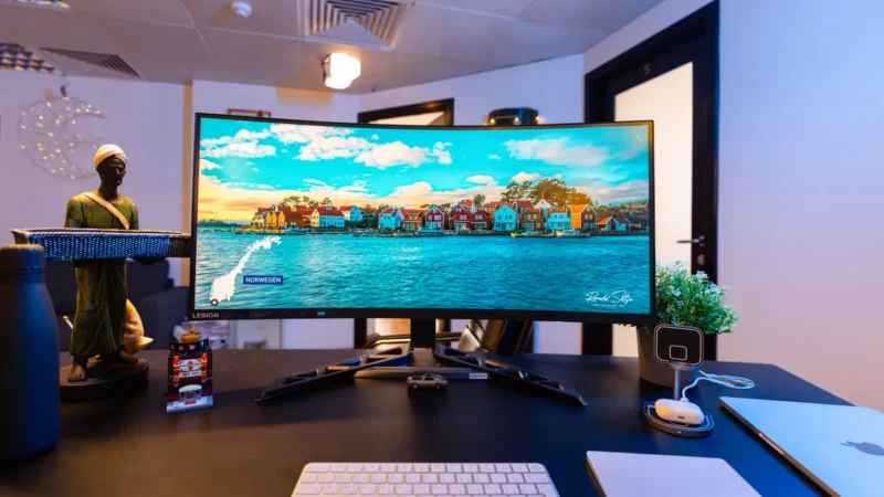 Lenovo Legion R34w-30 Review