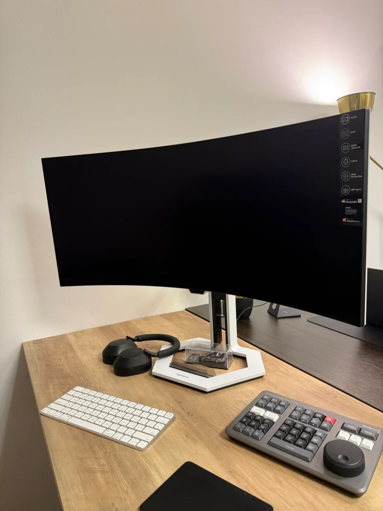 Lenovo Legion Pro 34WD-10 OLED Monitor Review