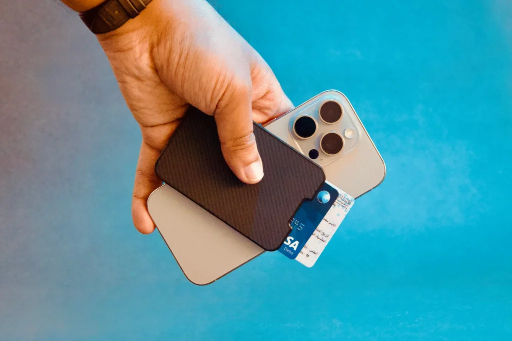 BENKS ArmorGo Magnetic Wallet Stand Review