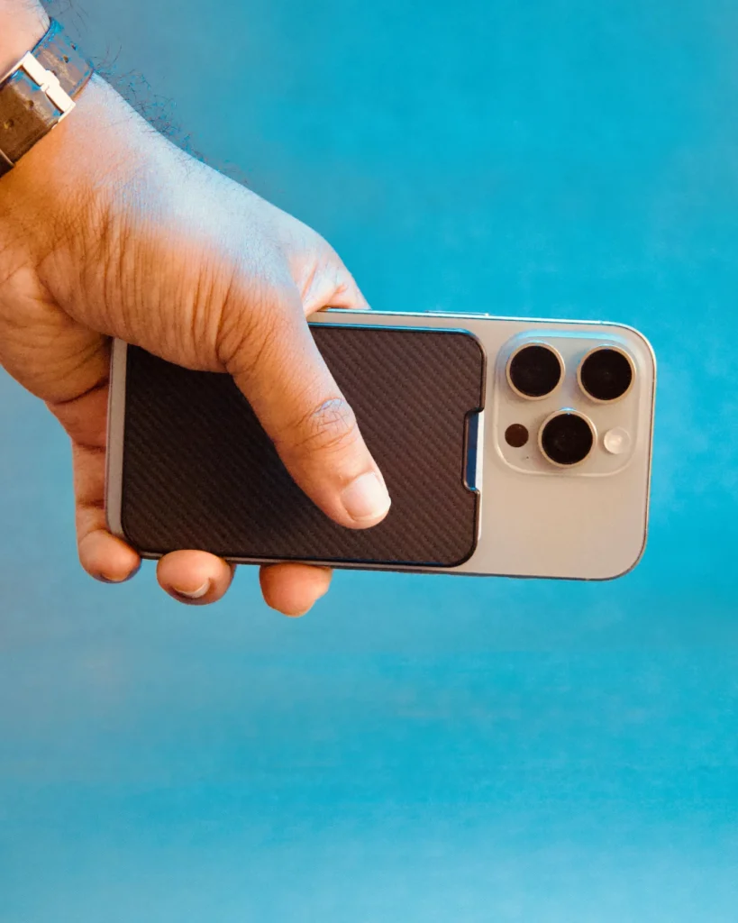 BENKS ArmorGo Magnetic Wallet Stand Review