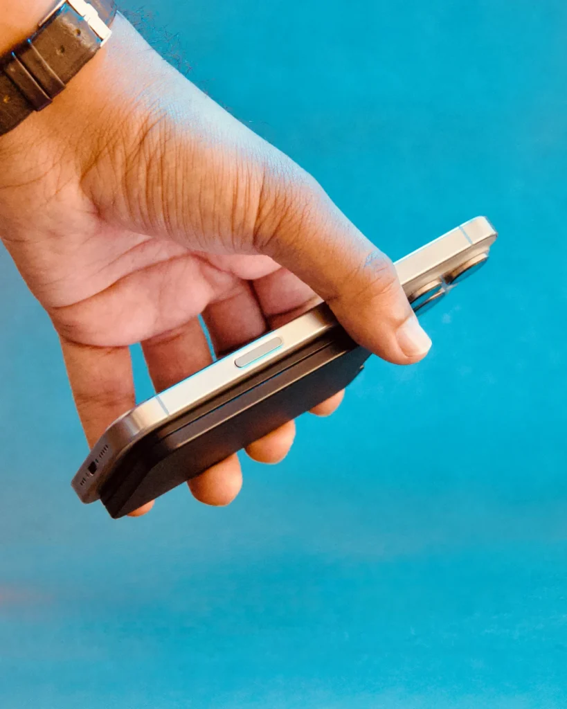 BENKS ArmorGo Magnetic Wallet Stand Review
