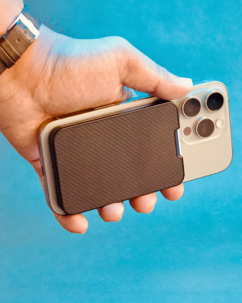 BENKS ArmorGo Magnetic Wallet Stand Review