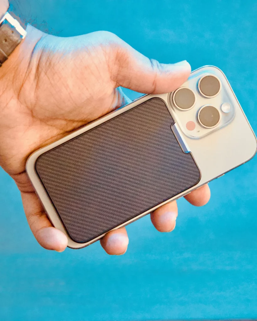 BENKS ArmorGo Magnetic Wallet Stand Review