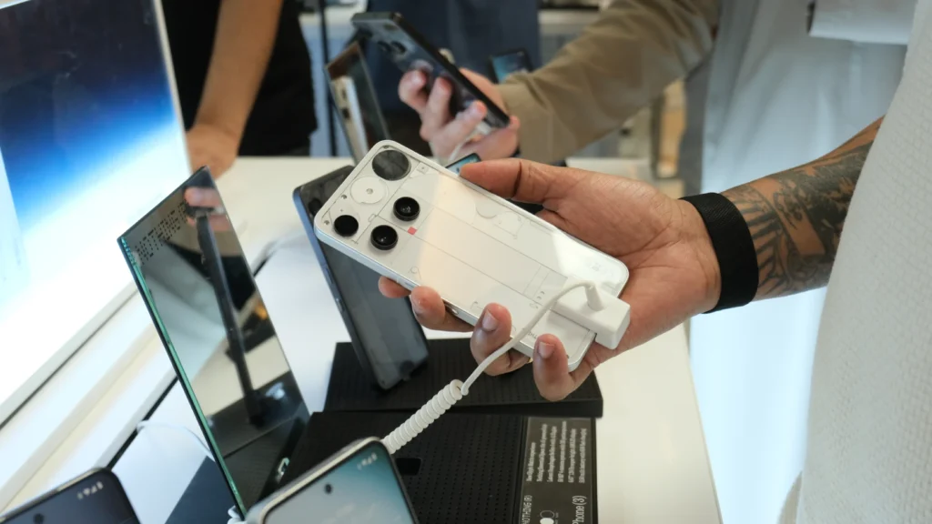 Nothing Launches flagship Nothing Phone (3) and Headphone (1) in Dubai