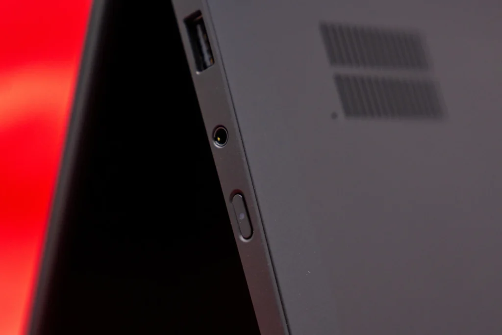 Lenovo ThinkPad X1 Carbon Gen 13 Review