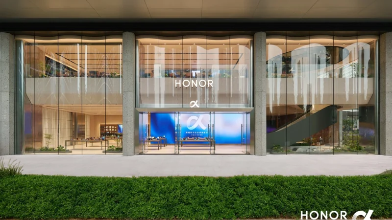 HONOR ALPHA Flagship Store Launches in Shenzhen