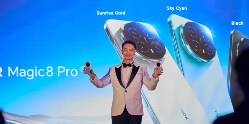Debo Zhang Discusses the Magic8 Pro and the Future of AI Innovation