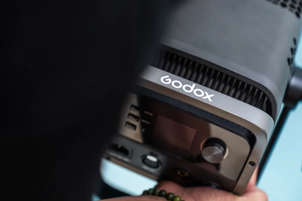 Godox LITEMONS LE600Bi Review