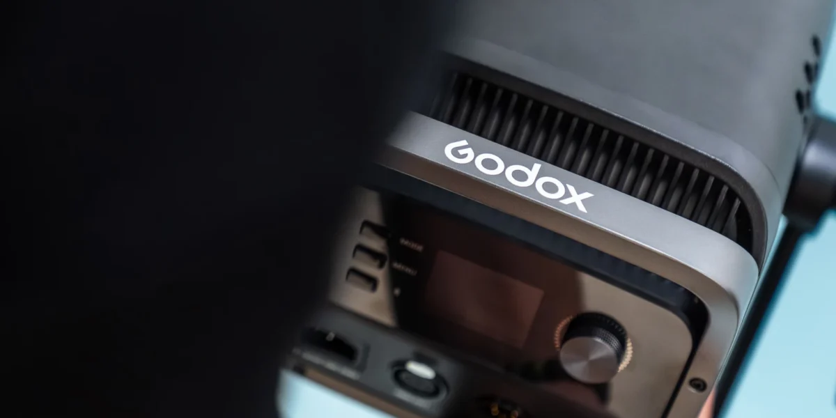 Godox LITEMONS LE600Bi Review