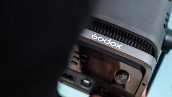 Godox LITEMONS LE600Bi Review