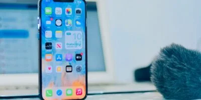 How to apply 3D spatial wallpapers on your iPhone in iOS 26