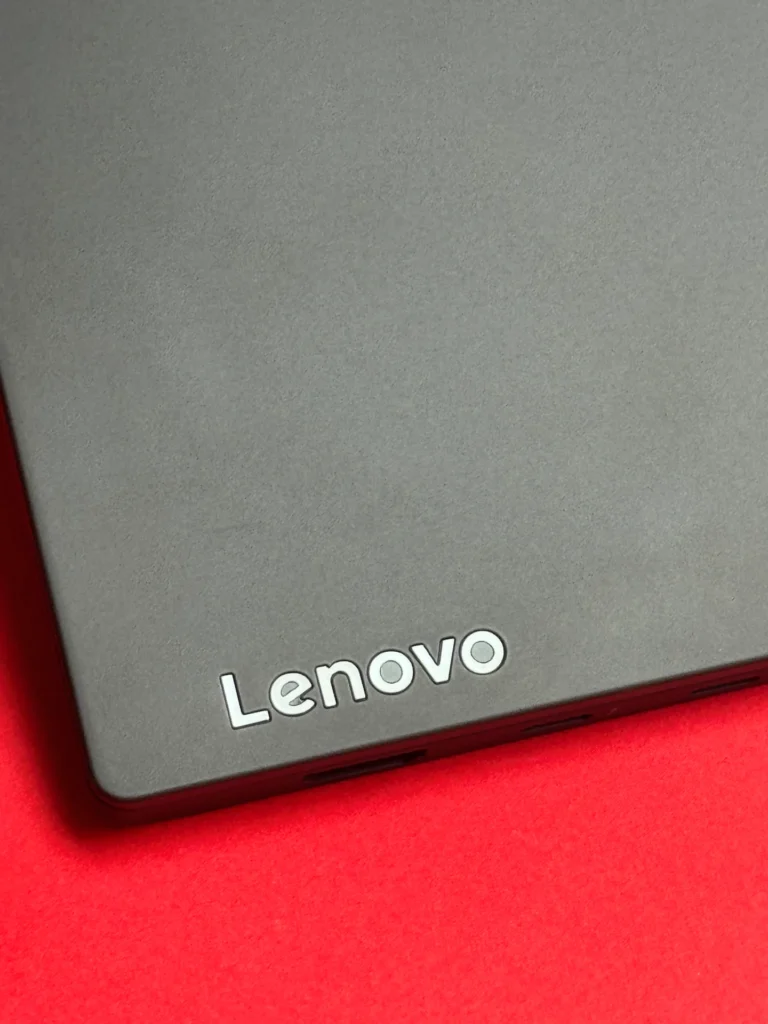 Lenovo ThinkPad X1 Carbon Gen 14 Aura Edition Review 12 Lenovo ThinkPad X1 Carbon Gen 14 Aura Edition Review